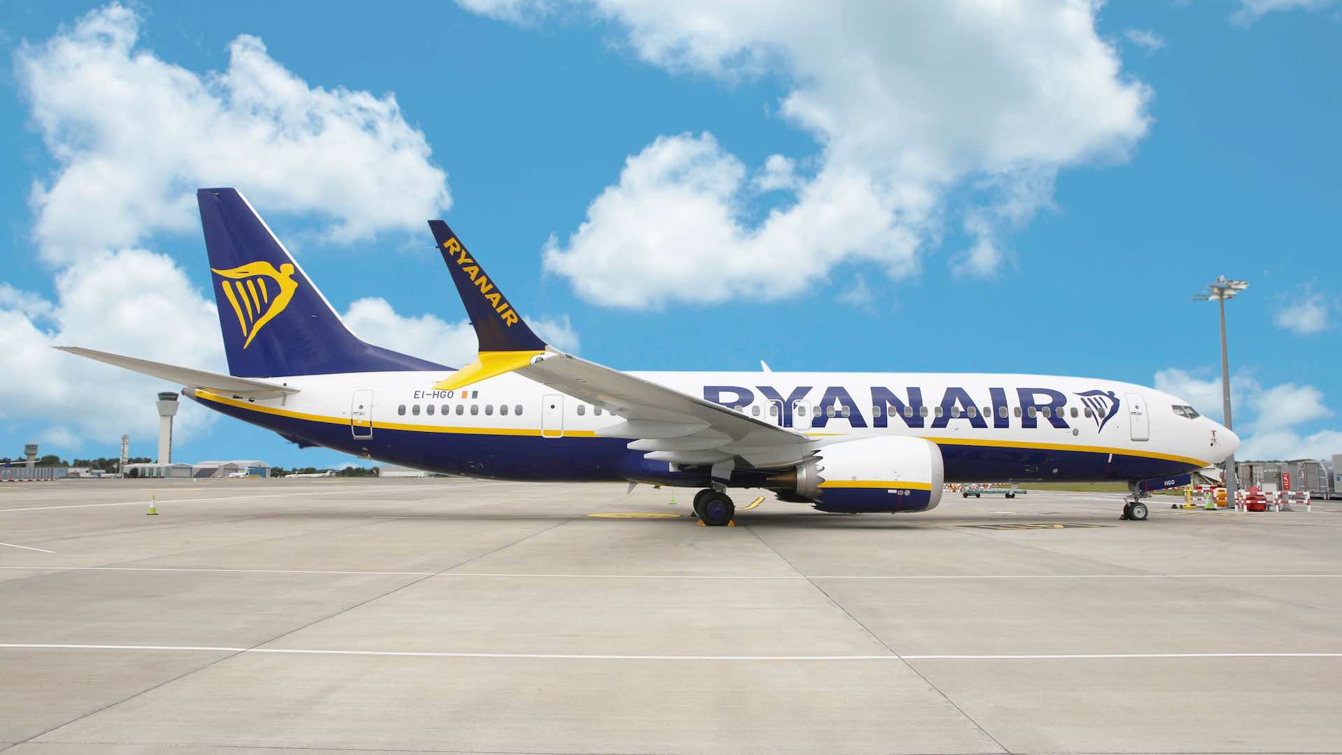 Ryanair stock sinks 14% on weak quarterly profit and lower fares
