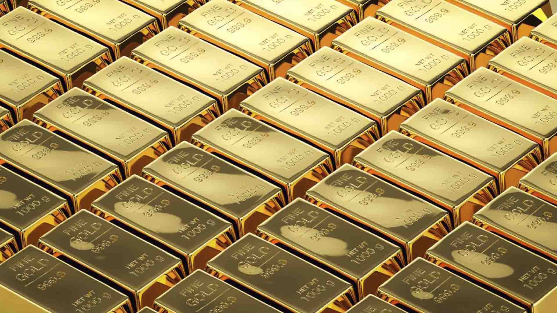 Gold calm with weak dollar and Trump tariff uncertainty