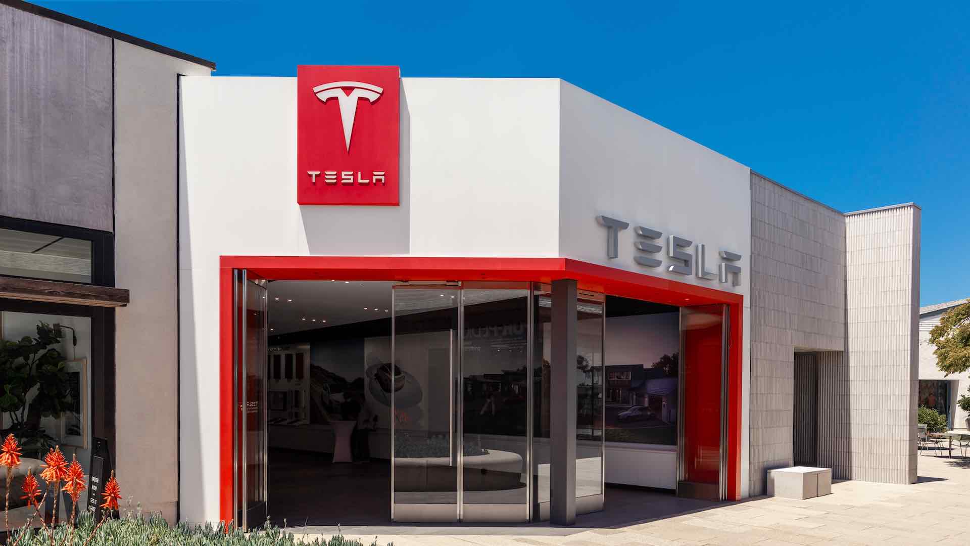 Tesla sales drop in Germany and UK to lowest level in two years